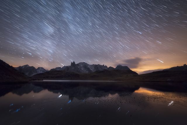 Pluie d'étoiles sur le lac long